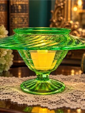 Vintage Green UV Reactive Glass Sherbet Cup & Plate Fairy Lamp